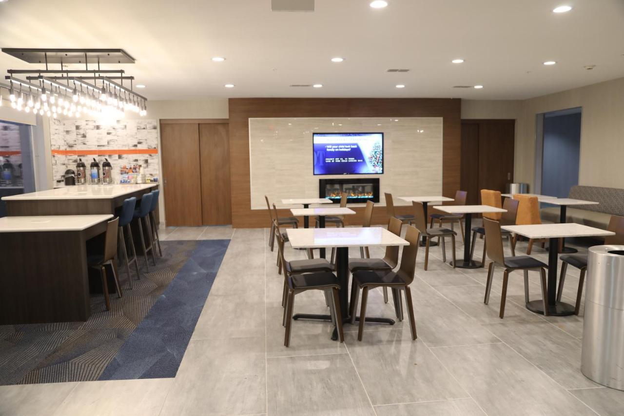 La Quinta By Wyndham Montgomery Exteriér fotografie
