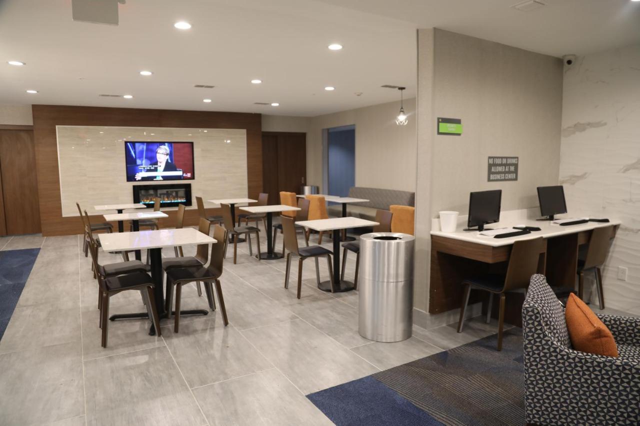 La Quinta By Wyndham Montgomery Exteriér fotografie